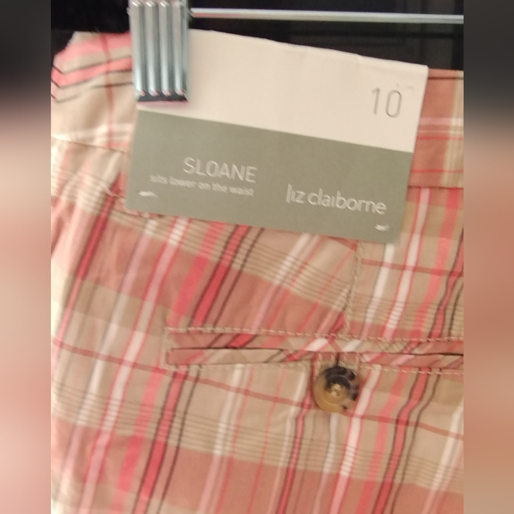 Shorts - Picture 3 of 6